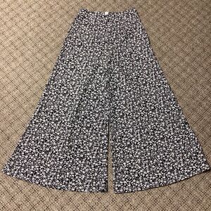 SHEIN Black White Floral Palazzo Wide Leg Pants * Size Small * NWOT